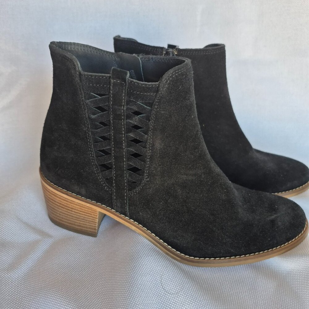 PAUL GREEN Vienna Chelsea Boot Suede